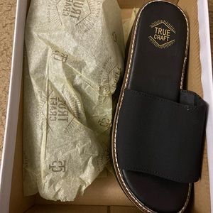 NIB True Craft Black Sandals